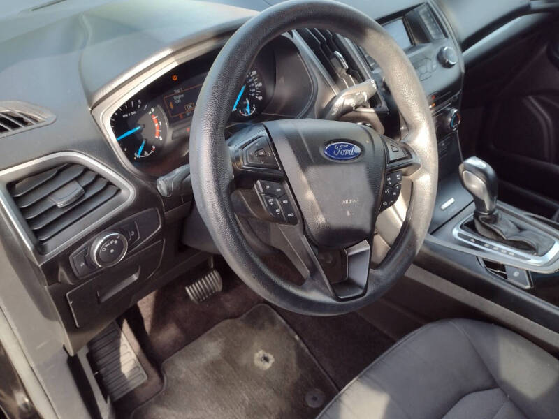 2015 Ford Edge SE photo 11