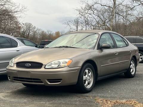 2005 Ford Taurus for sale at D & M Discount Auto Sales in Stafford VA