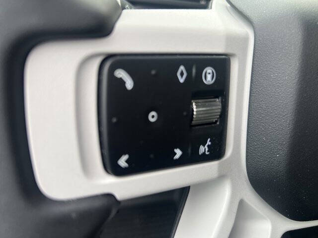 2025 Land Rover Defender 90 P400 X-Dynamic SE