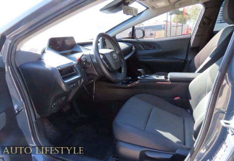 2024 Toyota Prius LE