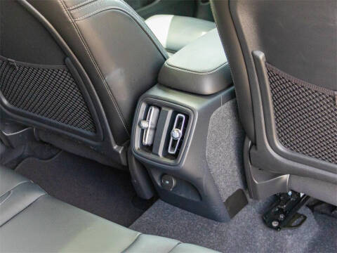 2023 Volvo XC40 B5 Plus Bright Theme