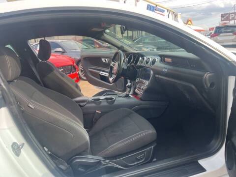 2022 Ford Mustang EcoBoost