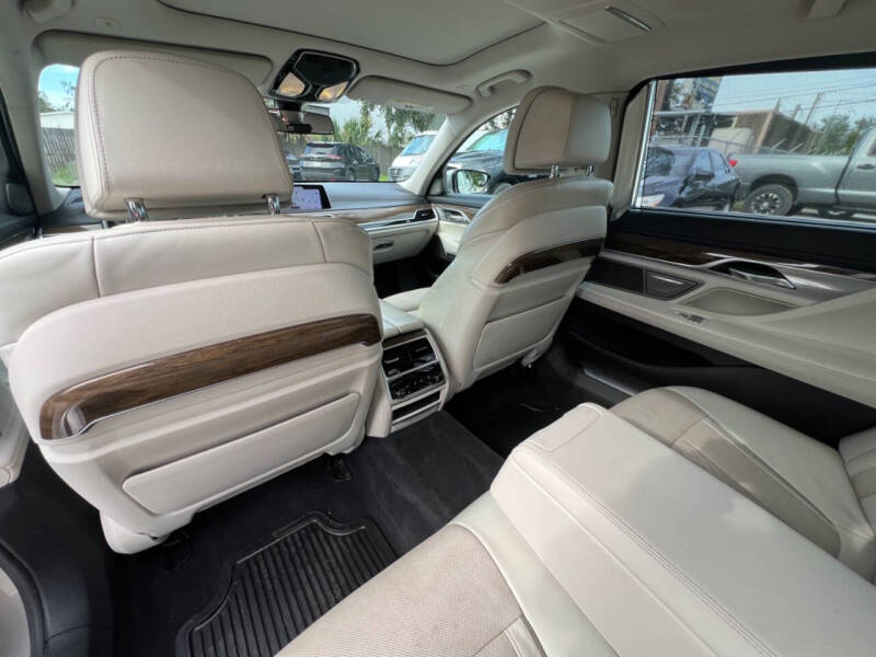 2016 BMW 7 Series 750i