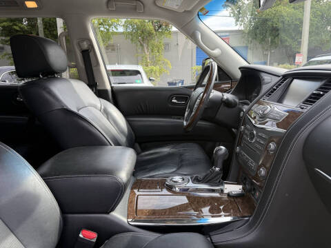 2017 Infiniti QX80 Signature Edition