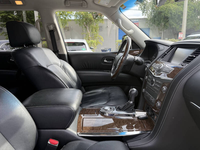 2017 Infiniti QX80 Signature Edition