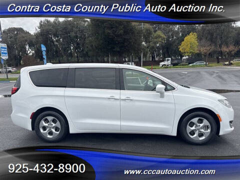 2017 Chrysler Pacifica Hybrid Touring Plus