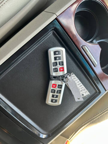2012 Toyota Sienna XLE 8-Passenger
