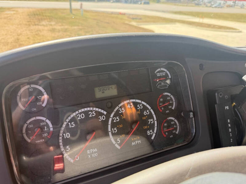 2014 Freightliner M2 106