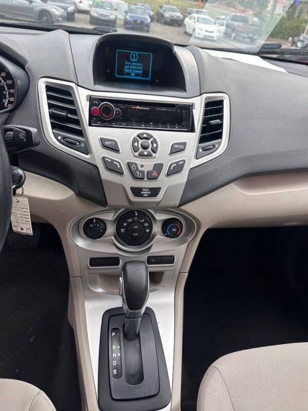 2014 Ford Fiesta SE