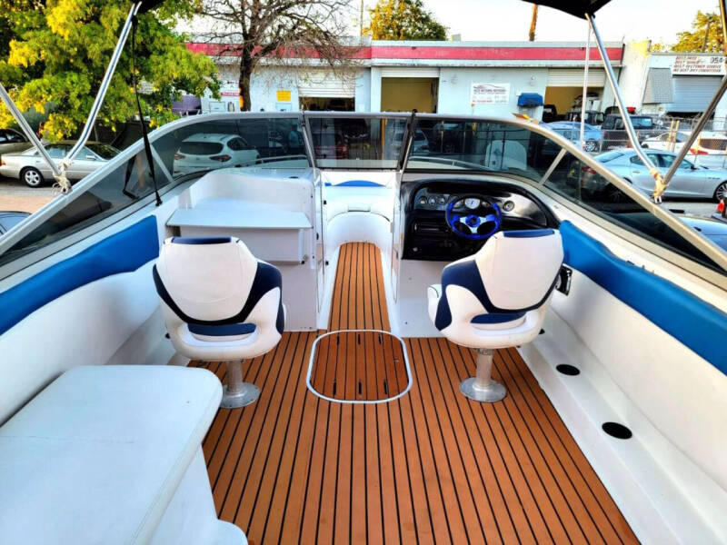 2002 Four Winns Horizon 260