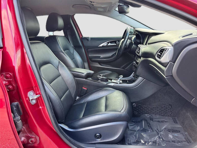 2018 Infiniti QX30 Luxury