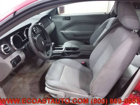 2005 Ford Mustang V6 Deluxe