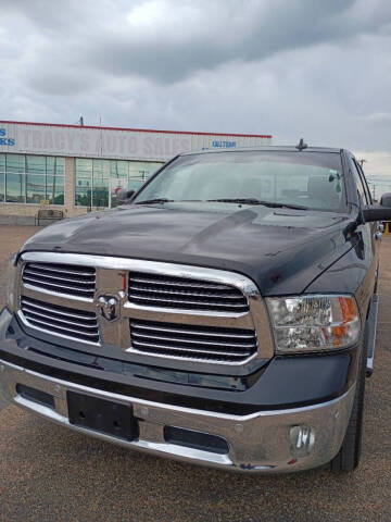 2017 RAM 1500 SLT
