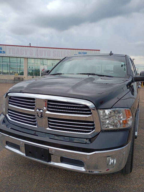 2017 RAM 1500 Big Horn 4x4 Crew Cab 5'7's photo