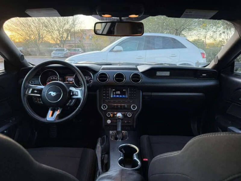 2017 Ford Mustang V6