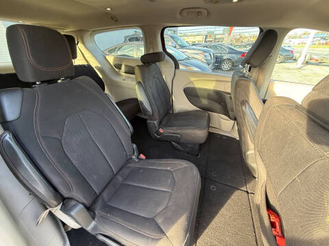 2017 Chrysler Pacifica Touring