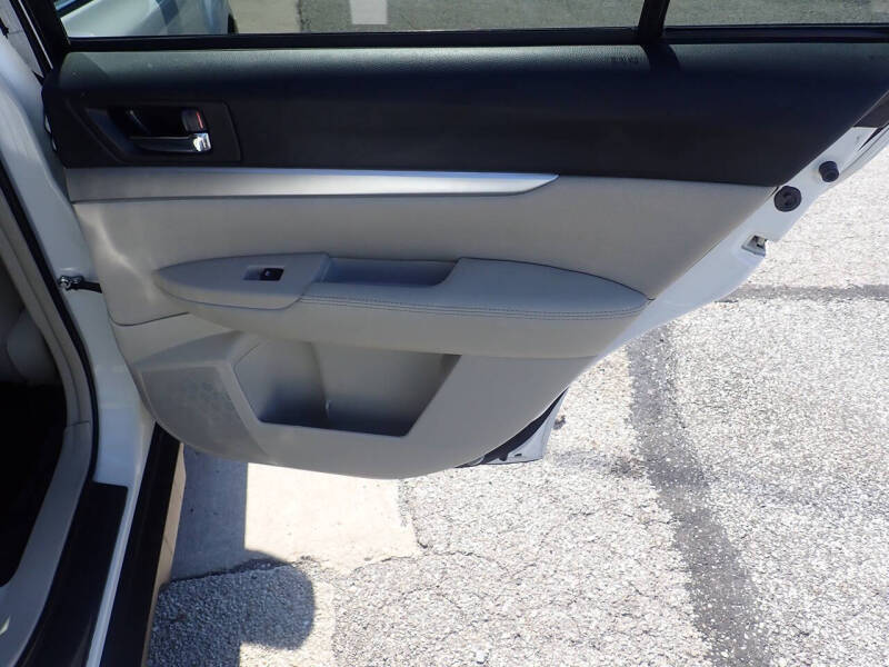 2013 Subaru Outback 2.5i Premium