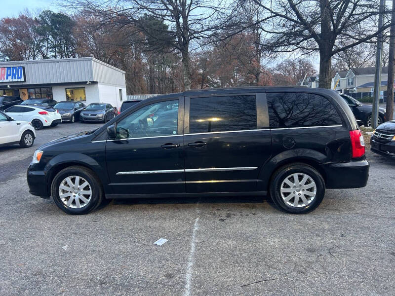 2015 Chrysler Town & Country Touring photo 6