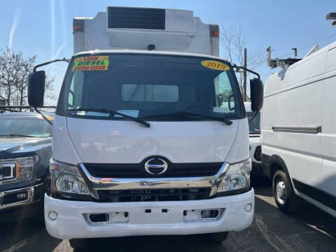 2019 Hino 195