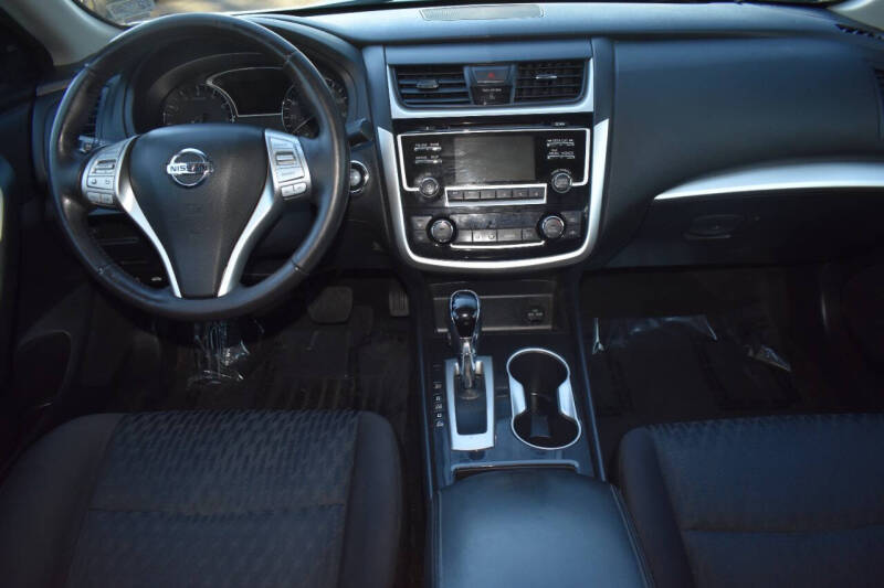 2018 Nissan Altima SV photo 45