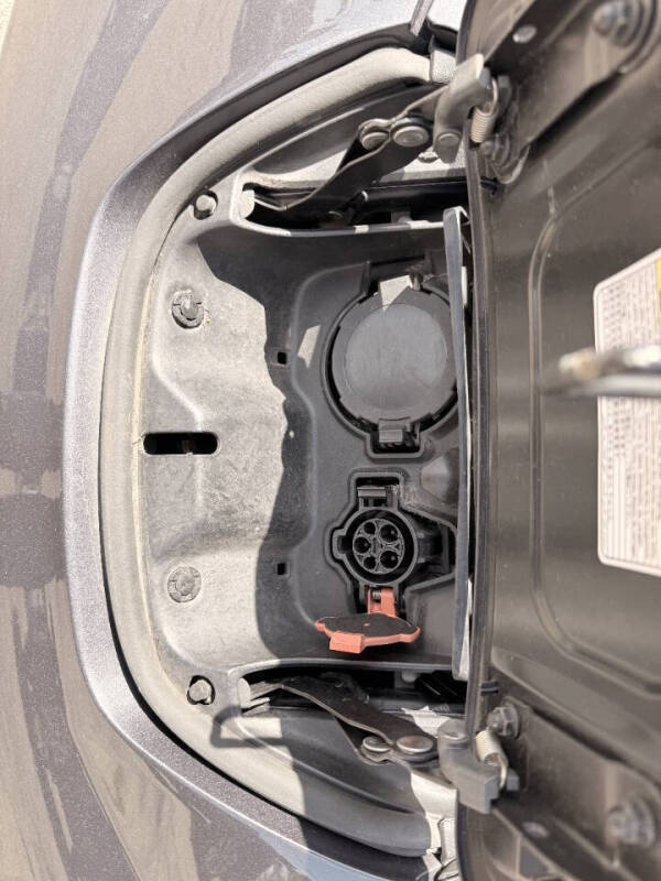 2013 Nissan LEAF S