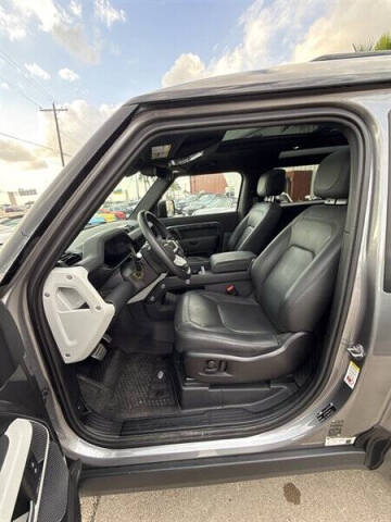 2023 Land Rover Defender 90 S