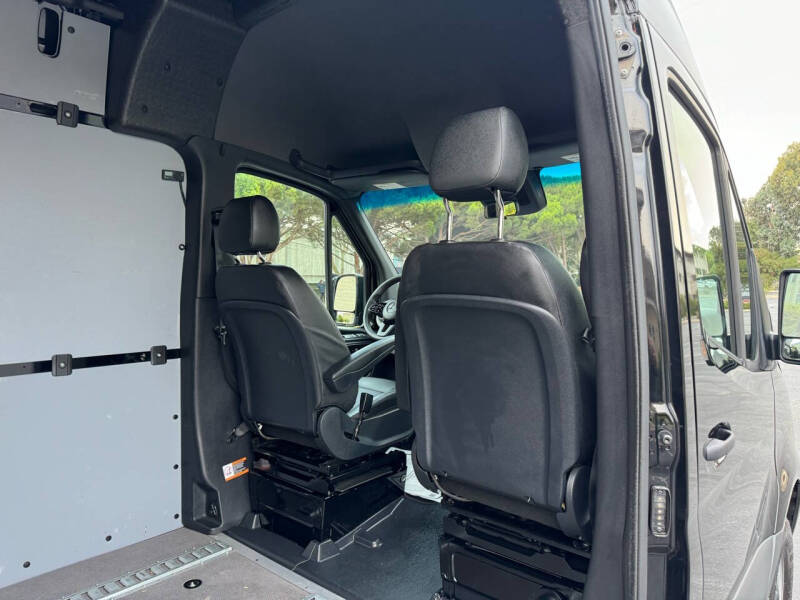 2023 Mercedes-Benz Sprinter 2500