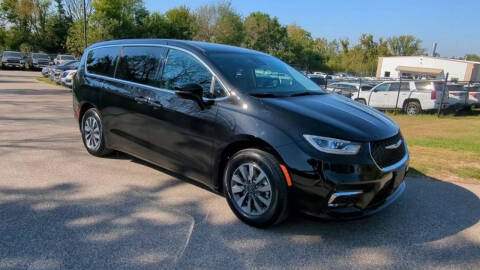 2024 Chrysler Pacifica Plug-In Hybrid Select