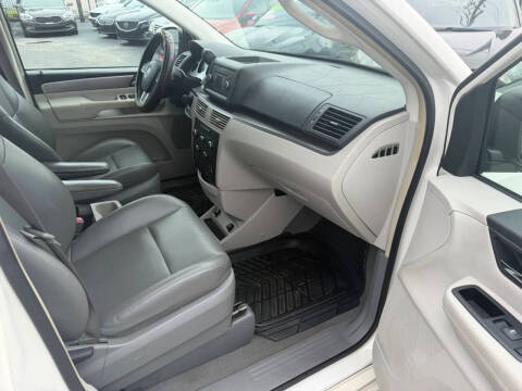 2011 Volkswagen Routan