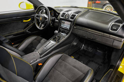 2016 Porsche Cayman GT4