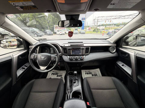 2017 Toyota RAV4 LE