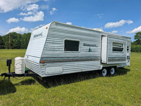 2003 Wildwood 25 RKS