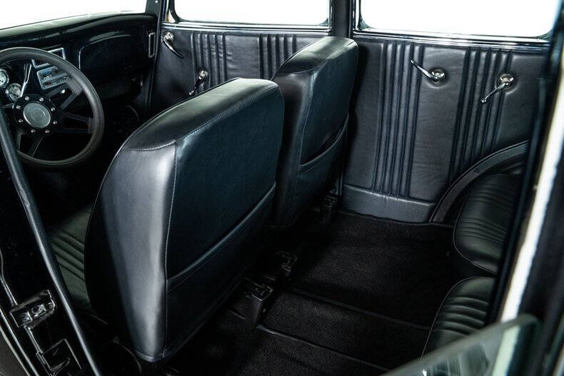 1933 Ford Super Deluxe