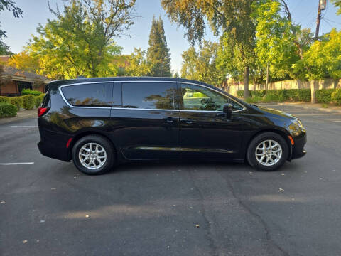 2017 Chrysler Pacifica LX