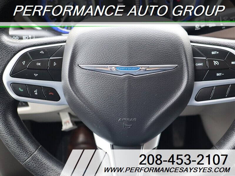 2020 Chrysler Voyager LXi