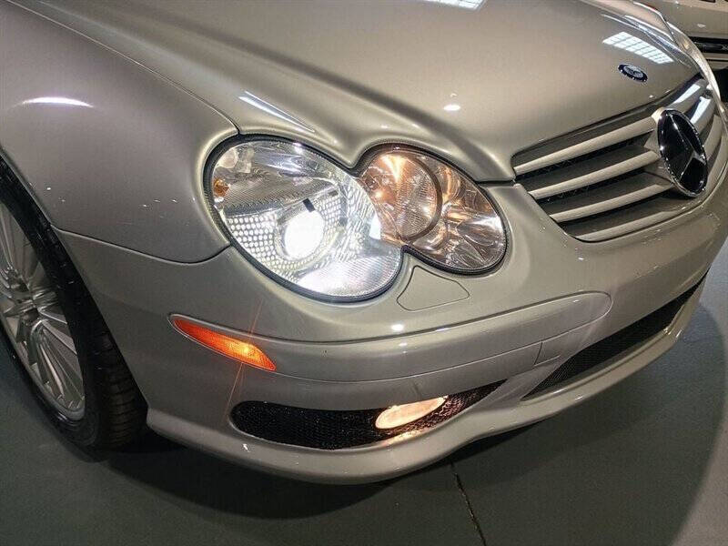 2005 Mercedes-Benz SL-Class 25