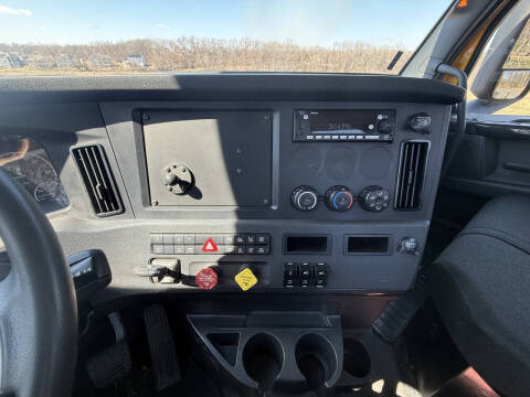 2024 Freightliner Cascadia