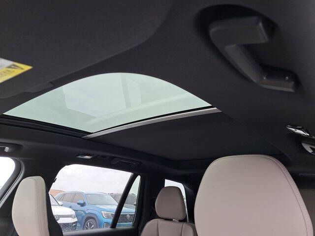 2026 Volvo XC90 T8 Plus 7P