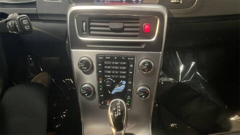 2018 Volvo V60 Cross Country T5 Premier