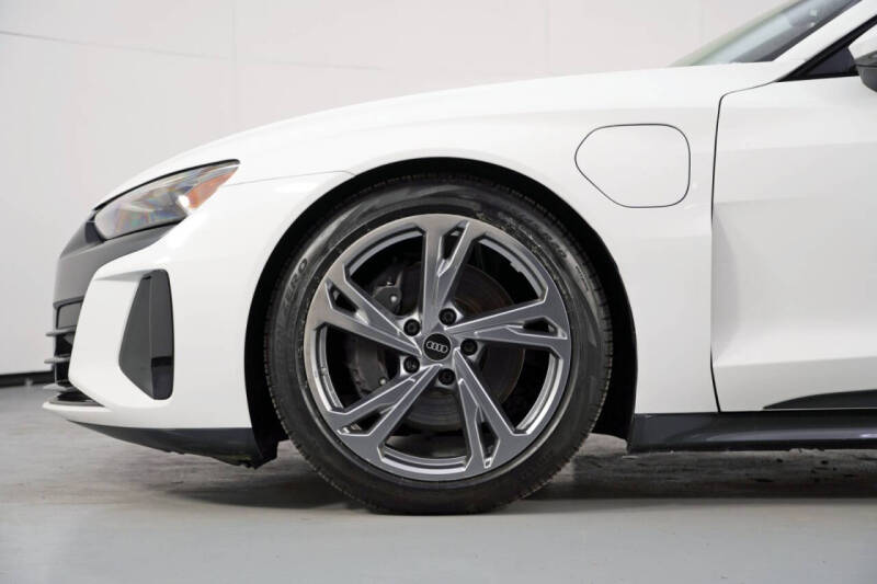 2022 Audi e-tron GT quattro Premium Plus