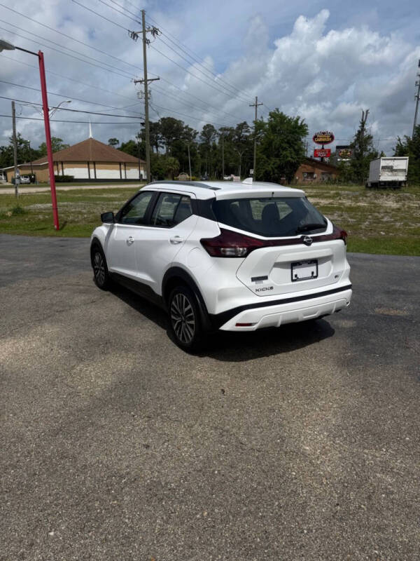 2023 Nissan Kicks SV