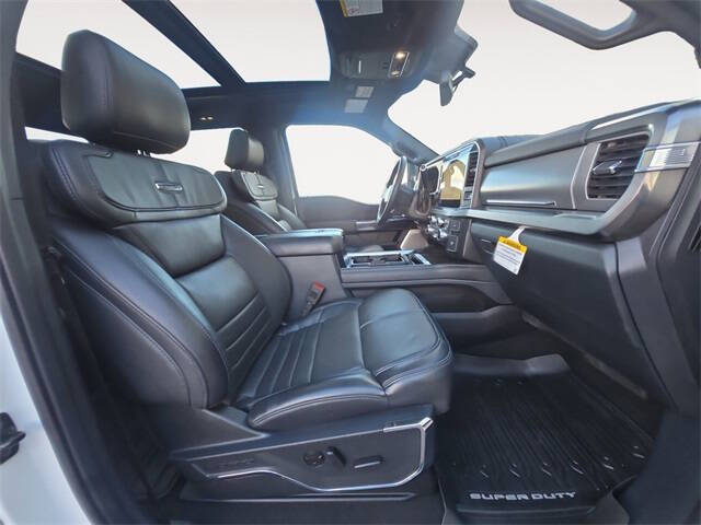 2025 Ford F-450 Super Duty Platinum