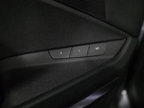 2022 Audi e-tron quattro Premium Plus