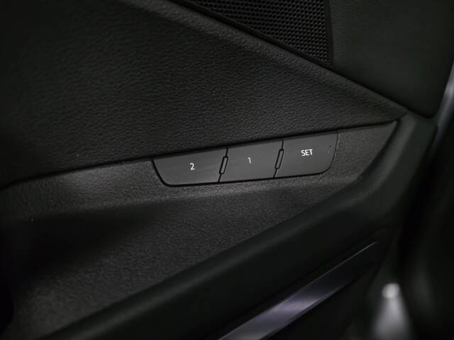 2022 Audi e-tron quattro Premium Plus