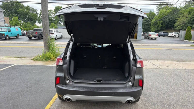 2020 Ford Escape SE