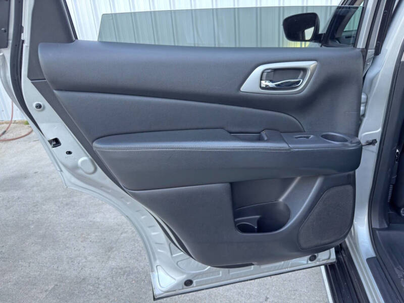 2019 Nissan Pathfinder SV