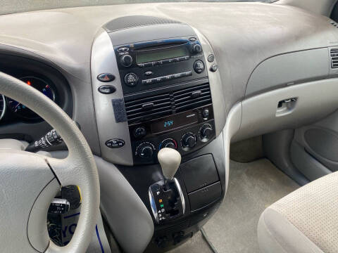 2007 Toyota Sienna CE 8-Passenger