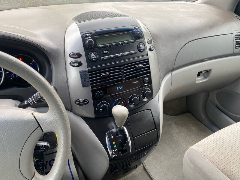 2007 Toyota Sienna CE 8-Passenger