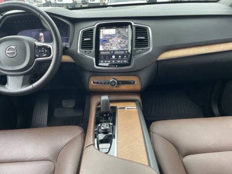 2024 Volvo XC90 Recharge T8 Core Bright Theme