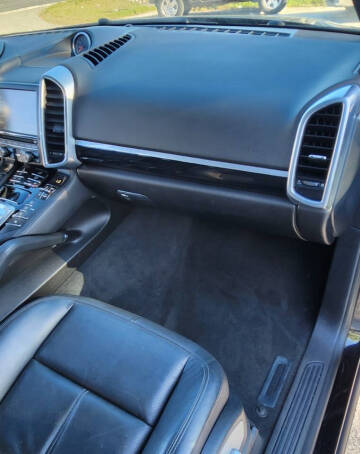 2014 Porsche Cayenne Platinum